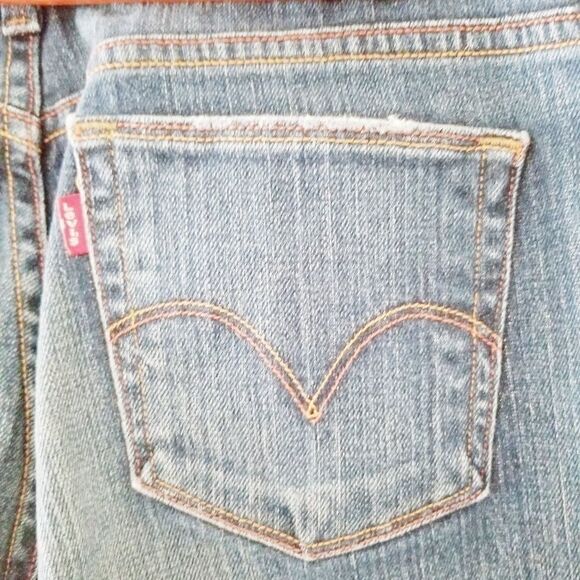 Levi's Boot Cut 515 Jeans - Picture 3 of 8